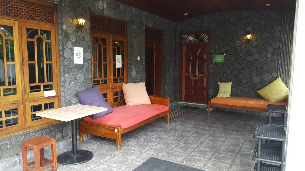 The Backpack Hub At Weligama Hostel Exterior photo