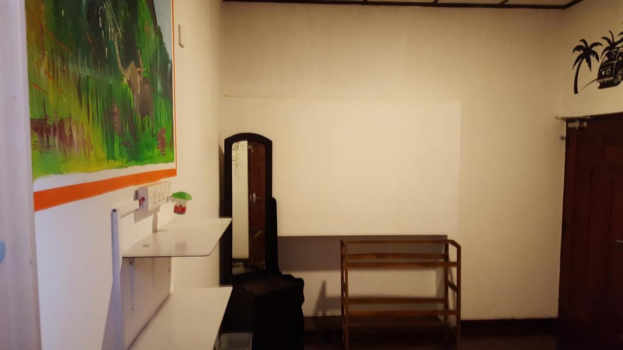 The Backpack Hub At Weligama Hostel Exterior photo