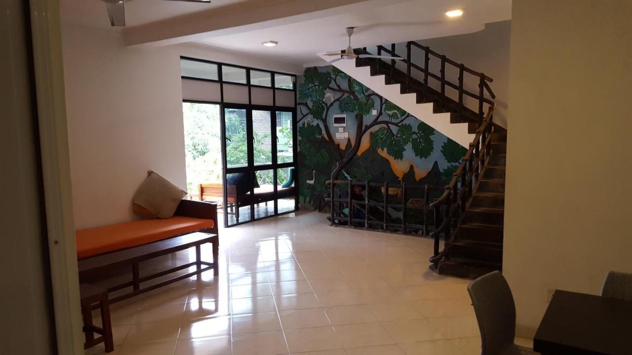 The Backpack Hub At Weligama Hostel Exterior photo