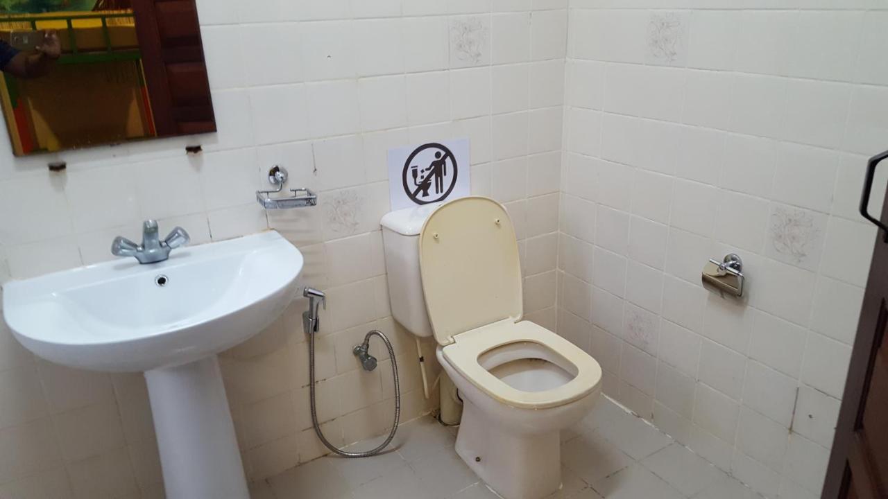 The Backpack Hub At Weligama Hostel Exterior photo